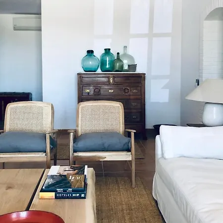 La Era Living House